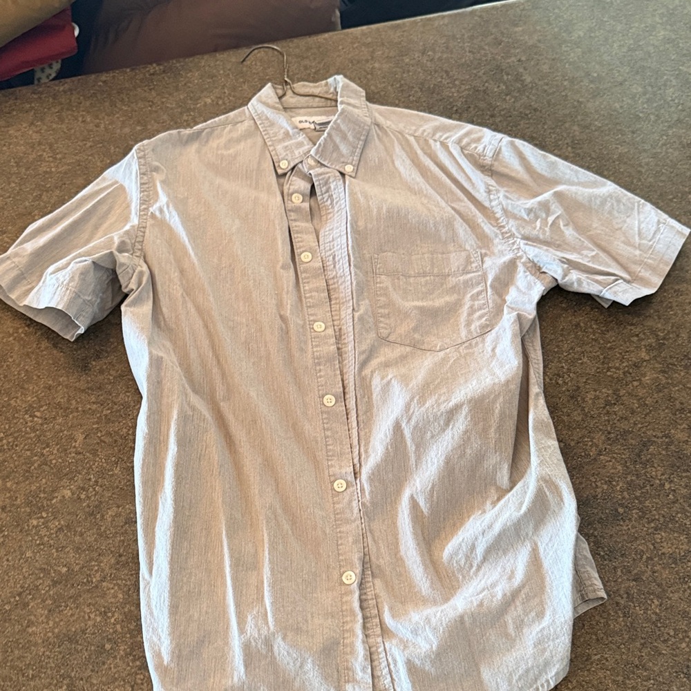 Old Navy Men's Casual Light Gray Button-Down Shirt